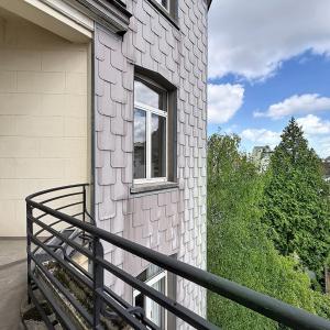Place Brugmann : Appartement de haut standing 3 ch + bureau