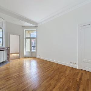 Place Brugmann : Appartement de haut standing 3 ch + bureau