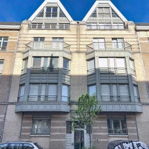 Châtelain : Duplex penthouse avec terrasse et parking