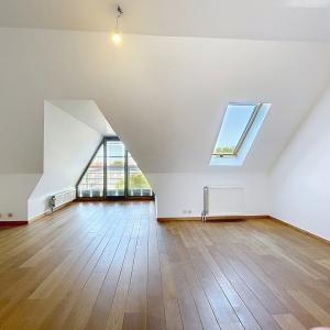Châtelain : Duplex penthouse avec terrasse et parking