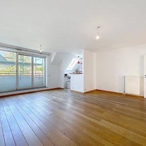 Châtelain : Duplex penthouse avec terrasse et parking