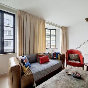 Churchill/Montjoie : Bel appartement meublé avec cour