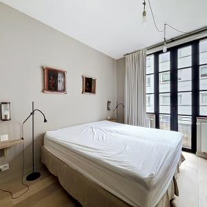 Churchill/Montjoie : Bel appartement meublé avec cour