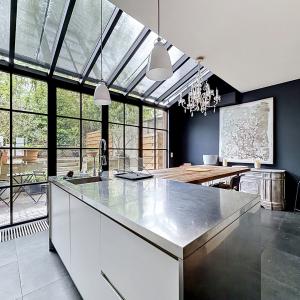 Churchill/Montjoie : Bel appartement meublé avec cour