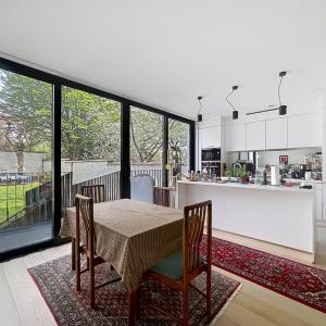 Montgomery - Rez-de-chaussée 3 ch avec jardin + parkings 