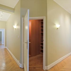 Rond Point Etoile : Superbe appartement 3 chambres 