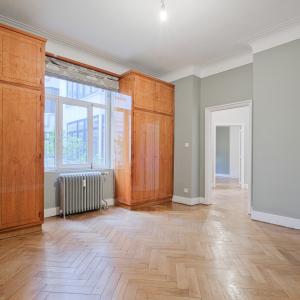 Rond Point Etoile : Superbe appartement 3 chambres 