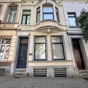 Proche Quartier EU, maison meublée 4 ch avec jardin