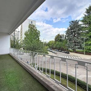 Roosevelt : Bel appartement meublé de 4 chambres + terrasse