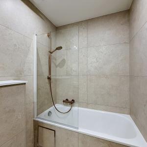 Roosevelt : Bel appartement meublé de 4 chambres + terrasse