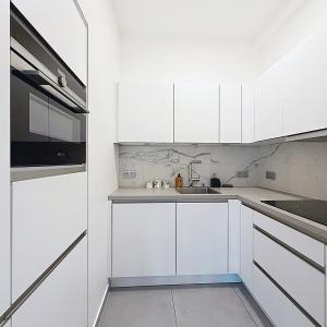 Lepoutre / Pl. Brugmann : Beau studio meublé