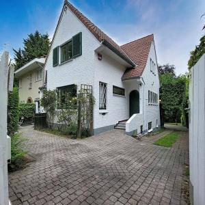 De Fré/Wolvendael : Charmante maison 3 façades avec jardin