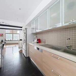 Pl. Brugmann/Châtelain : Joli loft en duplex