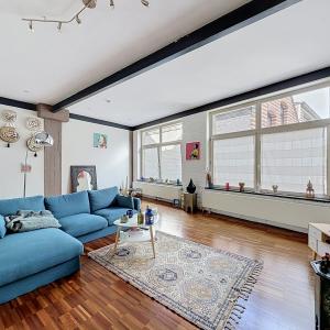 Pl. Brugmann/Châtelain : Joli loft en duplex