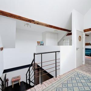 Pl. Brugmann/Châtelain : Joli loft en duplex