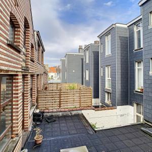 Pl. Brugmann/Châtelain : Joli loft en duplex