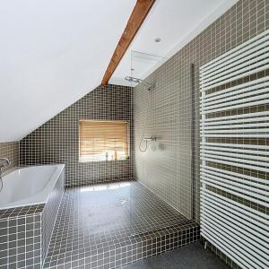 Pl. Brugmann/Châtelain : Joli loft en duplex