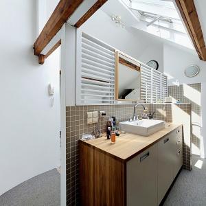 Pl. Brugmann/Châtelain : Joli loft en duplex