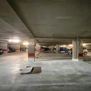 Clos du Parnasse: Emplacement de parking intérieur