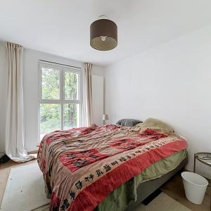 Châtelain / Defacqz : Beau duplex avec cour - colocation OK