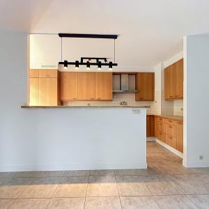 Souverain : Beau rez-de-chaussée 2 ch avec jardin + garage