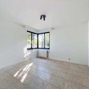 Souverain : Beau rez-de-chaussée 2 ch avec jardin + garage