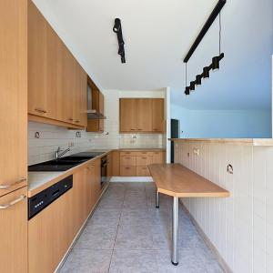 Souverain : Beau rez-de-chaussée 2 ch avec jardin + garage