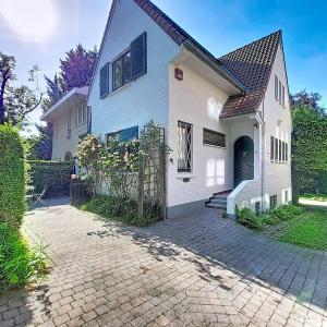 De Fré/Wolvendael : Charmante maison 3 façades avec jardin