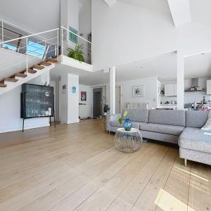 Châtelain/Stéphanie : Magnifique triplex penthouse