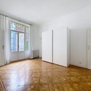 Toison d'Or : Appartement 3 chambres + terrasse