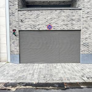 Quartier européen - Parking intérieur dans immeuble récent