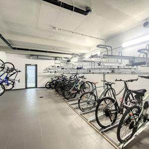Quartier européen - Parking intérieur dans immeuble récent