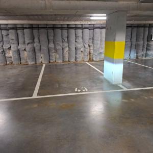 Quartier européen - Parking intérieur dans immeuble récent