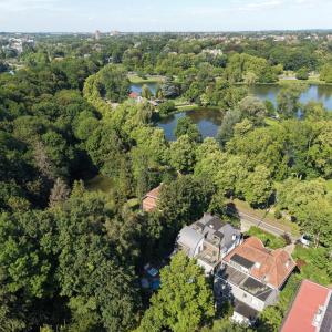 Villa neuve de ± 690 m² bruts avec piscine et prof. libérale