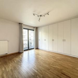 Châtelain : Bel appartement 2 ch. avec terrasse et parking