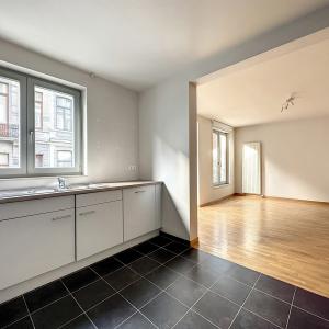 Châtelain : Bel appartement 2 ch. avec terrasse et parking