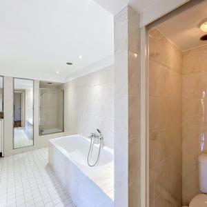 Sq. Vergote : Bel appartement 4 ch + terrasse + pkg