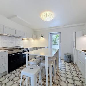 Cottages : Belle maison de caractère + cour !