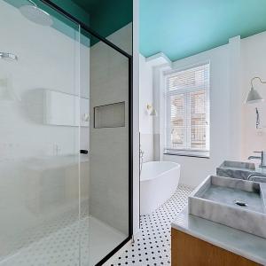 Cottages : Belle maison de caractère + cour !