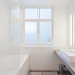 Molière/Guy d'Arrezo  - Bel appartement 2ch + balcons