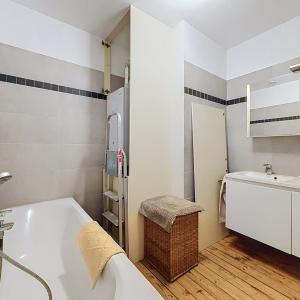 Pl. Brugmann/Lepoutre : Superbe appartement 3 ch. + terrasse