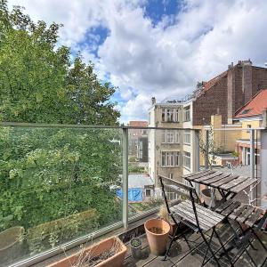 Pl. Brugmann/Lepoutre : Superbe appartement 3 ch. + terrasse