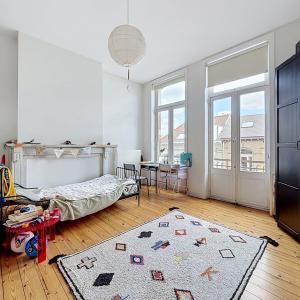 Pl. Brugmann/Lepoutre : Superbe appartement 3 ch. + terrasse