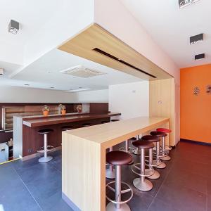 Cinquentenaire - belle surface commerciale de ± 60 m²