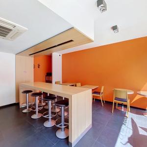 Cinquentenaire - belle surface commerciale de ± 60 m²