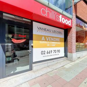 Cinquentenaire - belle surface commerciale de ± 60 m²