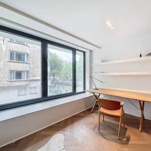 Louise: Magnifique studio remis à neuf et meublé 