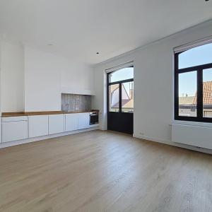 Sablon : Somptueux appartement remis à neuf + terrasse