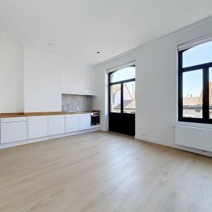 Sablon : Somptueux appartement remis à neuf + terrasse