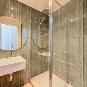 Sablon : Somptueux appartement remis à neuf + terrasse
